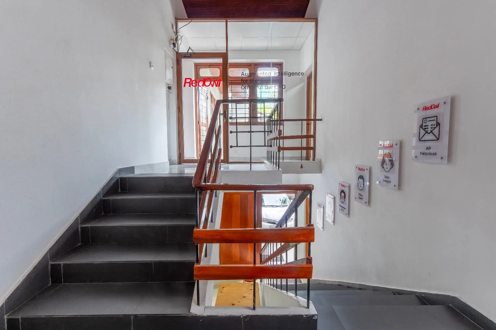 COMMERCIAL PROPERTY FOR RENT – BAGATELLE ROAD, COLOMBO 03 photo 3