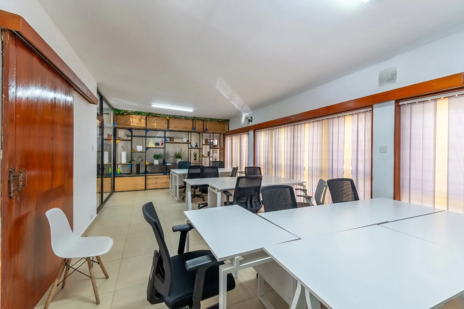 COMMERCIAL PROPERTY FOR RENT – BAGATELLE ROAD, COLOMBO 03 photo 15