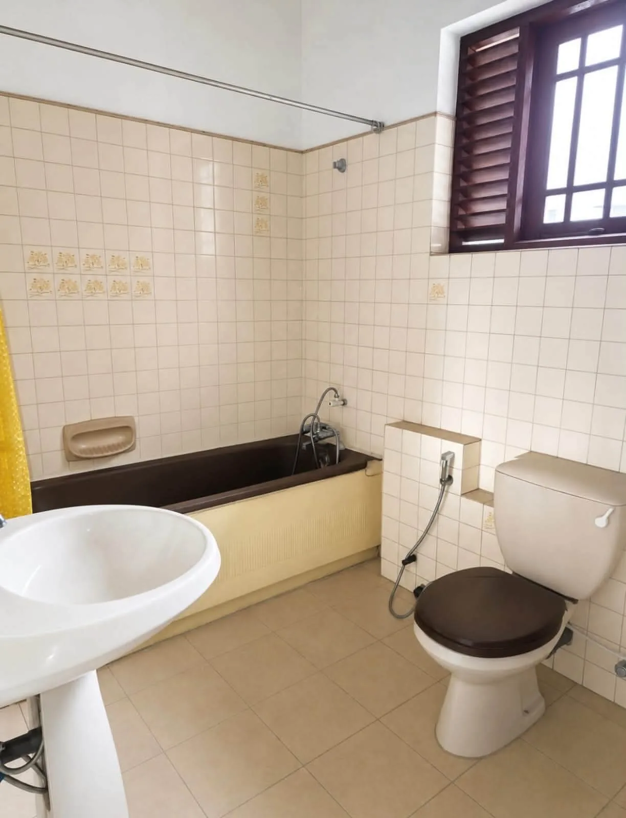 COMMERCIAL OFFICE SPACE FOR RENT – KOLLUPITIYA, COLOMBO 03 photo 9