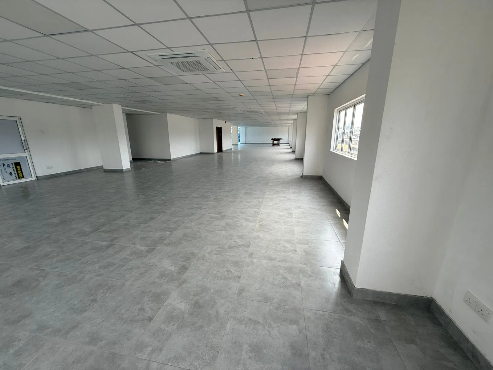 Commercial Building for rent in Rajagiriya photo 9