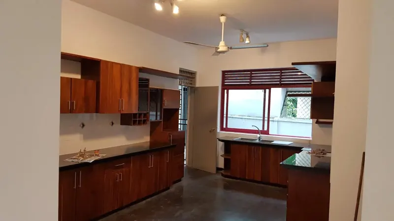 5 BEDROOM HOUSE IN BATTARAMULLA photo 4