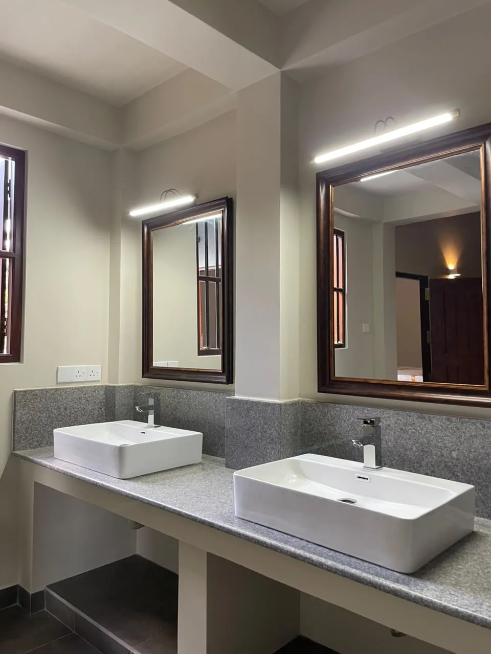 HOUSE FOR RENT SHANTHI LANE - BATTARAMULLA photo 6