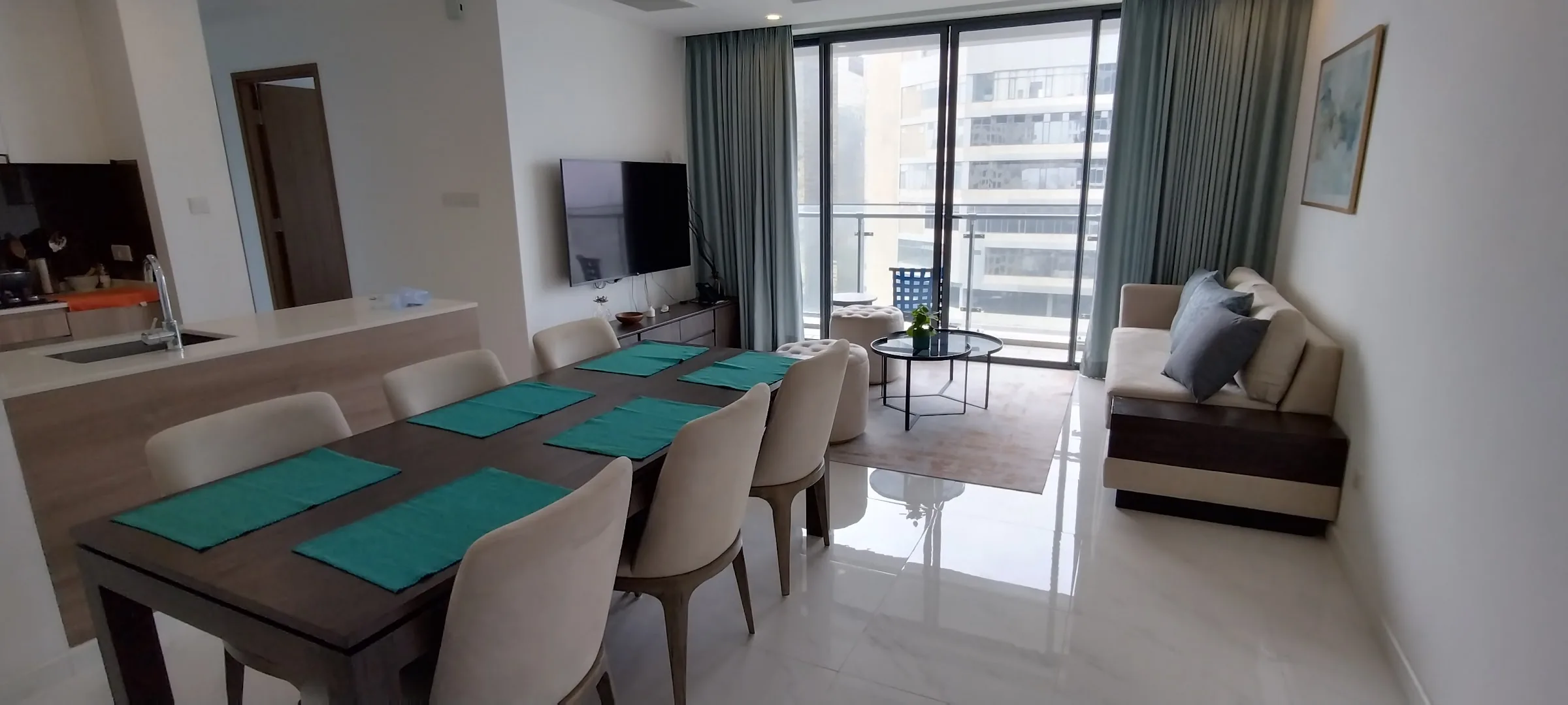 FULLY FURNISHED 3-BEDROOM APARTMENT AT CAPITAL TWIN PEAKS, COLOMBO 02