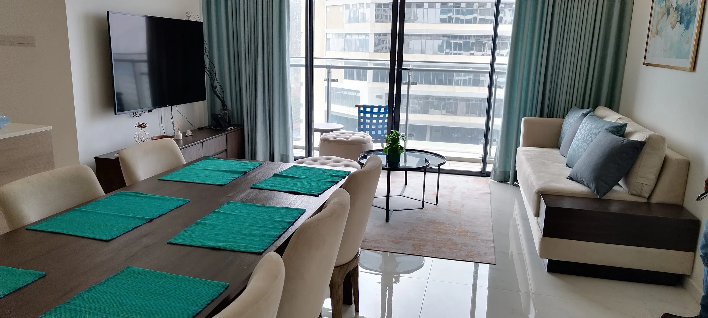 FULLY FURNISHED 3-BEDROOM APARTMENT AT CAPITAL TWIN PEAKS, COLOMBO 02 photo 2