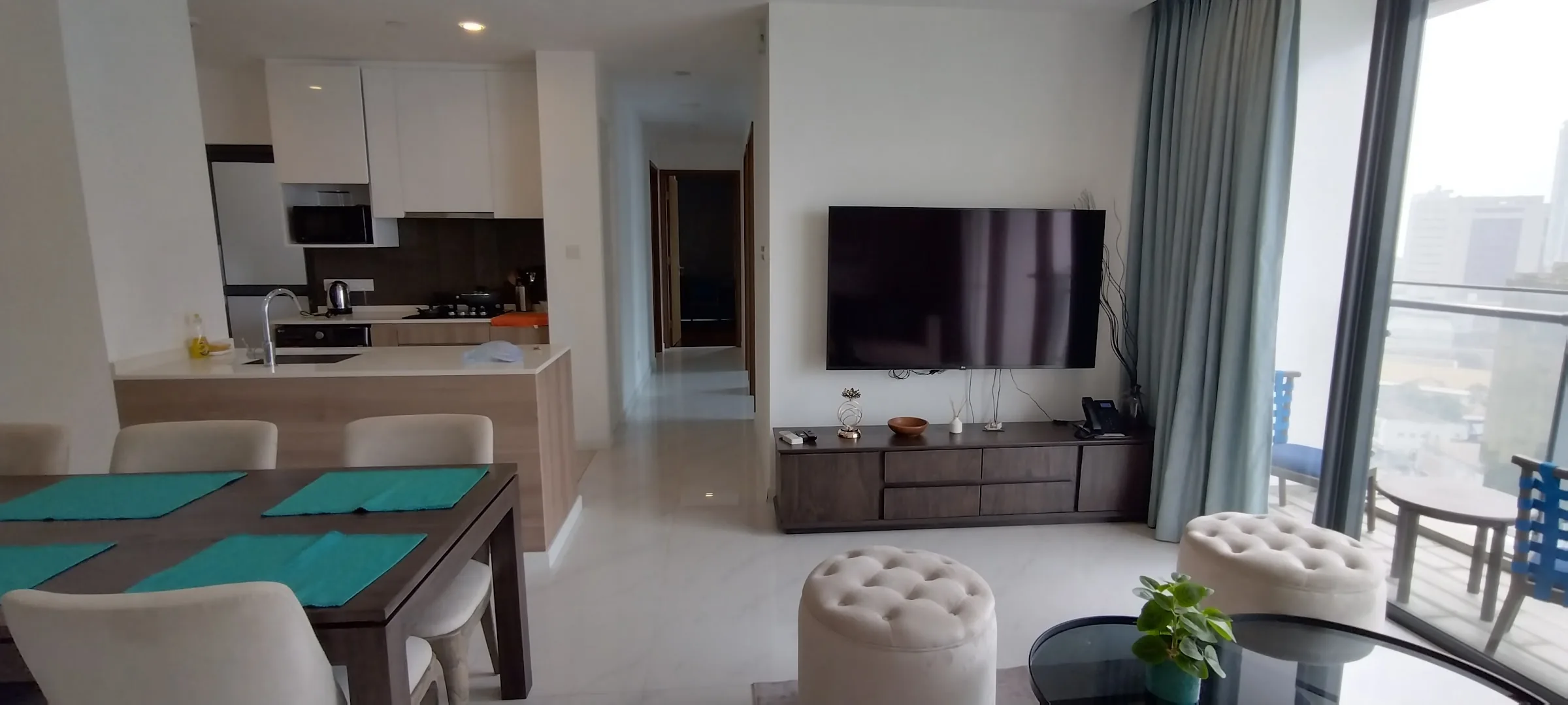 FULLY FURNISHED 3-BEDROOM APARTMENT AT CAPITAL TWIN PEAKS, COLOMBO 02 photo 3