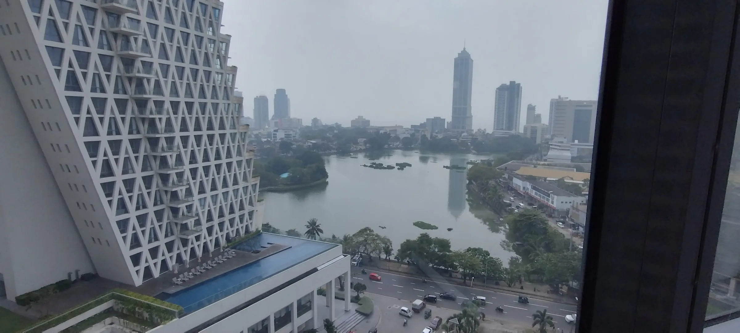 FULLY FURNISHED 3-BEDROOM APARTMENT AT CAPITAL TWIN PEAKS, COLOMBO 02 photo 11