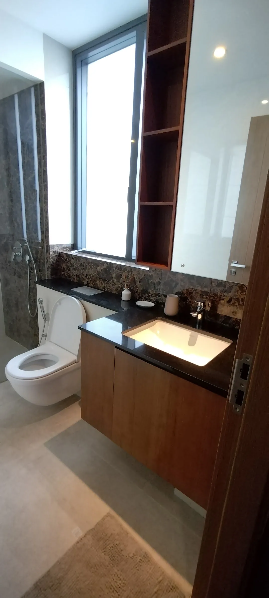 FULLY FURNISHED 3-BEDROOM APARTMENT AT CAPITAL TWIN PEAKS, COLOMBO 02 photo 17