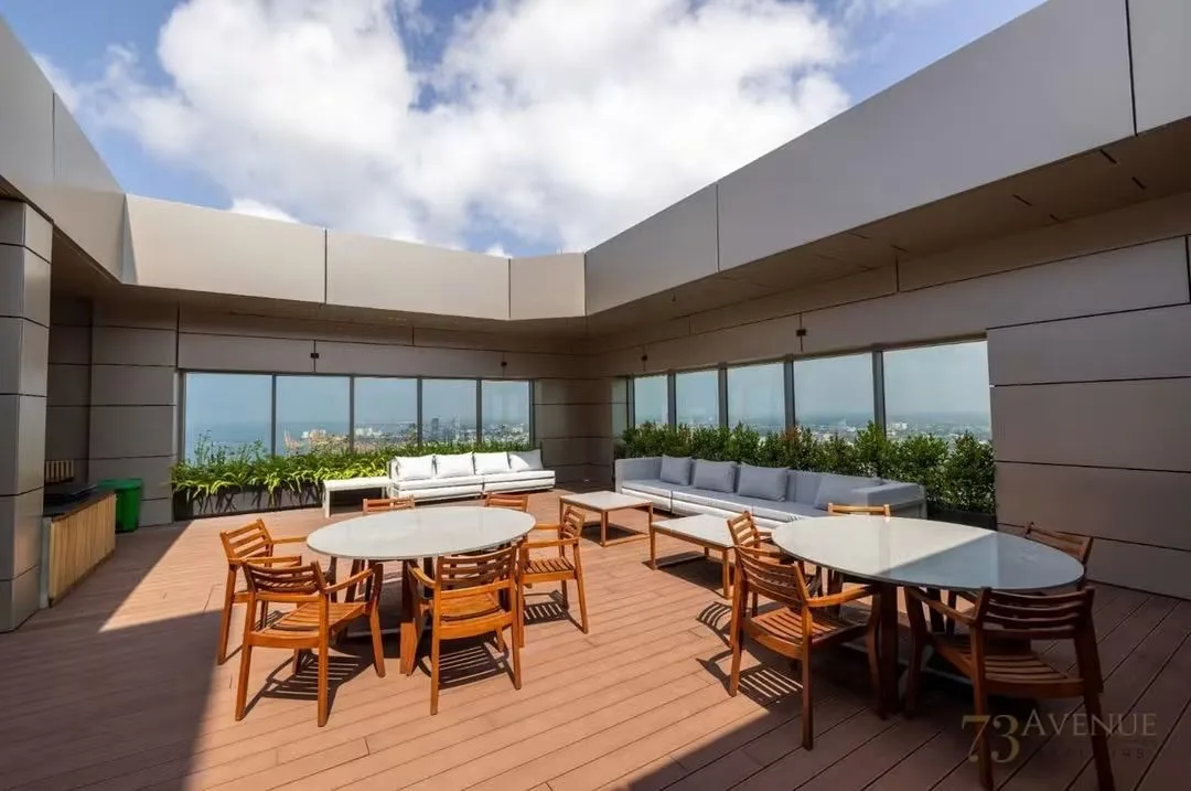 A RARE PENTHOUSE ABOVE THE COLOMBO SKYLINE photo 4