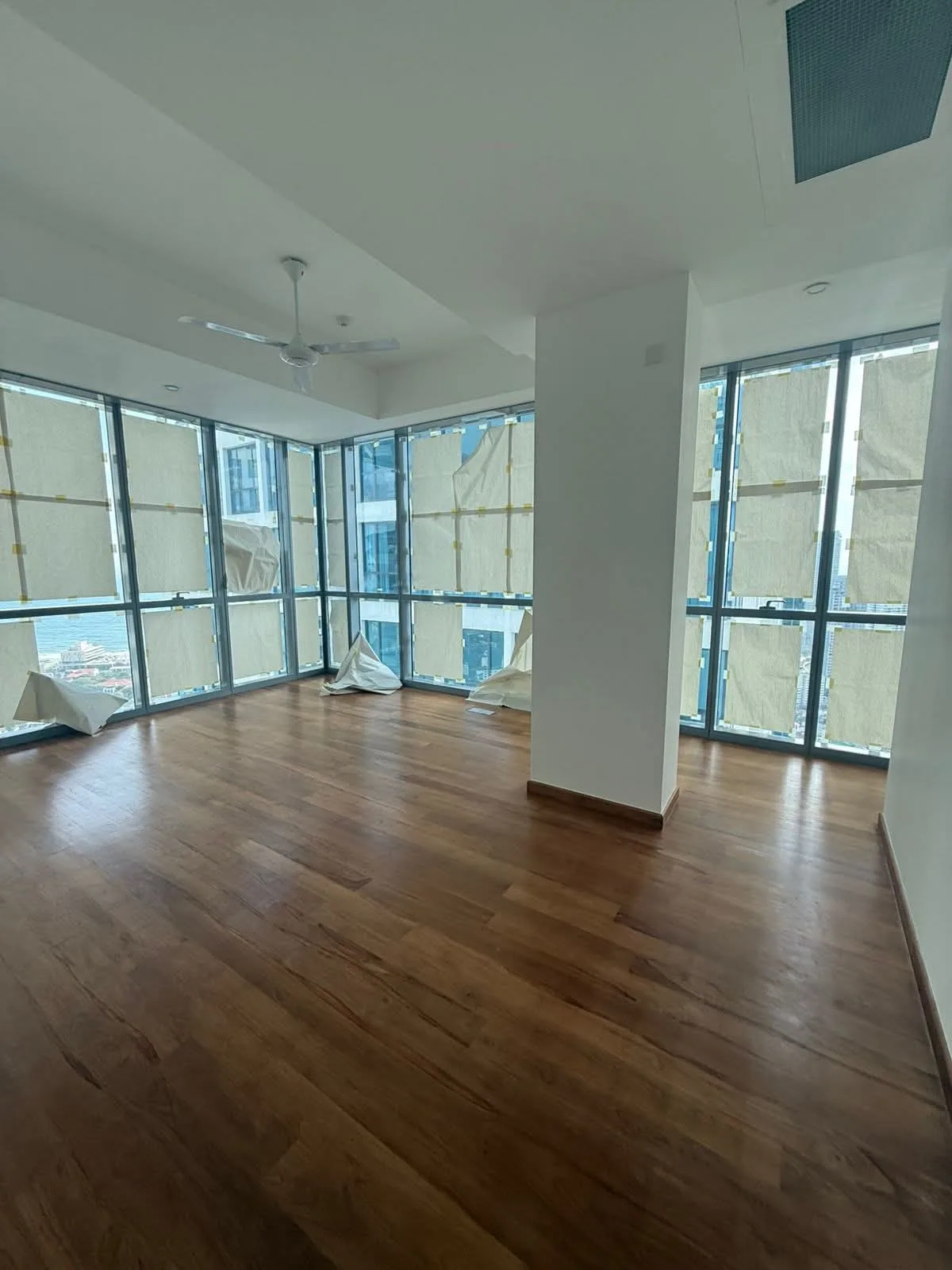 🏢 LUXURY 2-BEDROOM APARTMENTS FOR RENT – CAPITOL TWINPEAKS, COLOMBO 02 photo 2