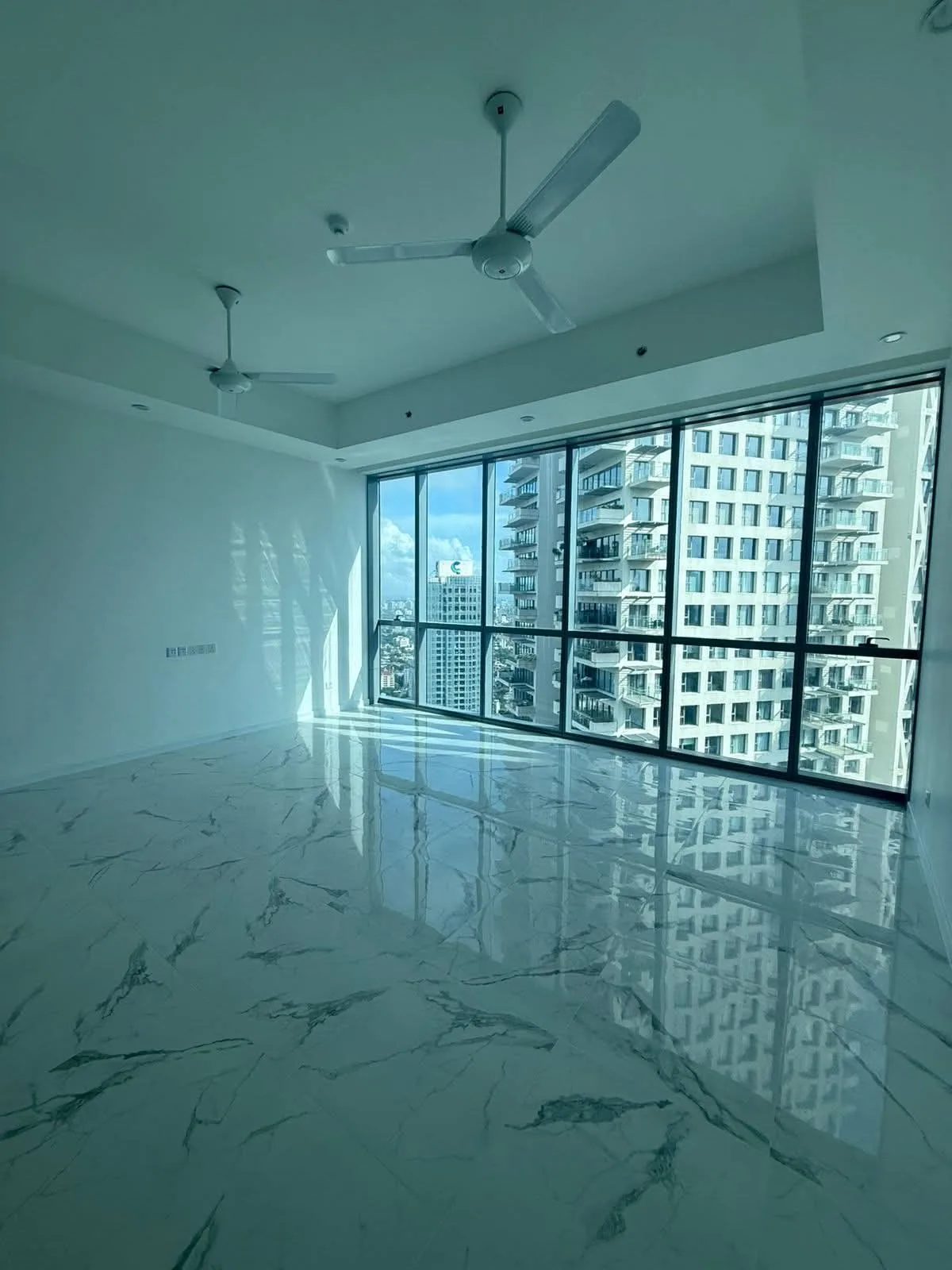 🏢 LUXURY 2-BEDROOM APARTMENTS FOR RENT – CAPITOL TWINPEAKS, COLOMBO 02 photo 3