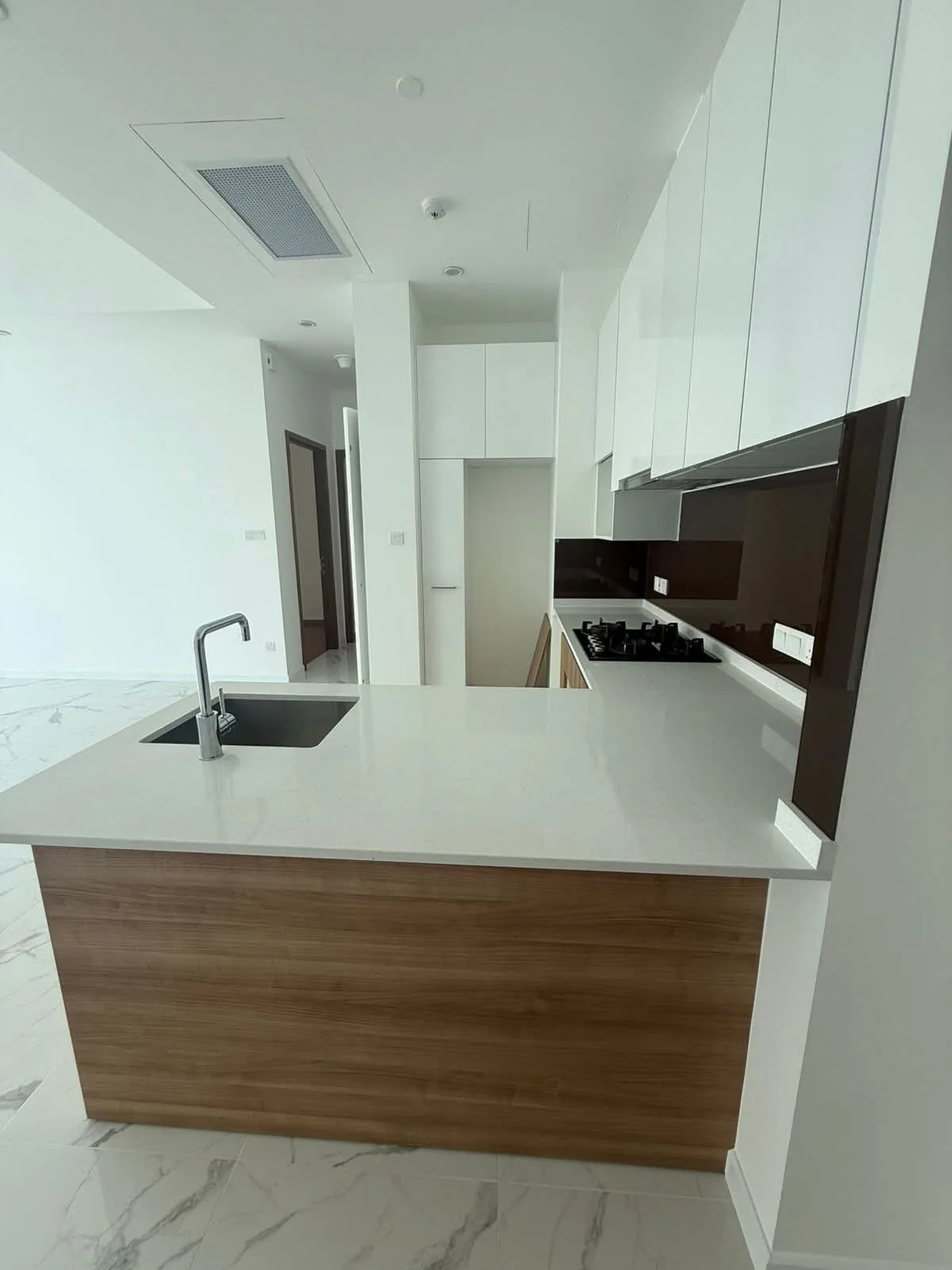 🏢 LUXURY 2-BEDROOM APARTMENTS FOR RENT – CAPITOL TWINPEAKS, COLOMBO 02 photo 8