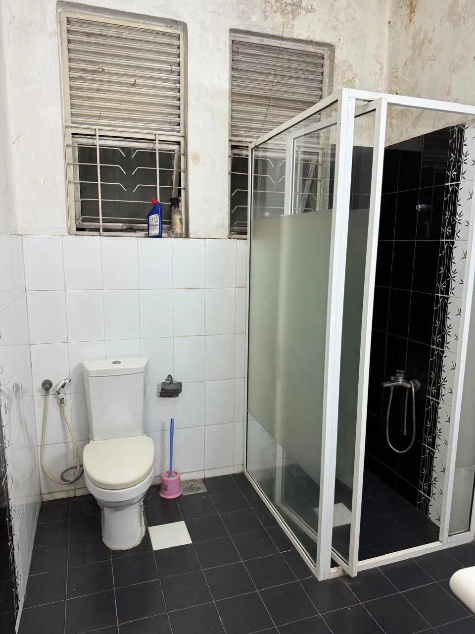 FULLY FURNISHED 2-BEDROOM APARTMENT FOR RENT – COLOMBO 02 photo 5