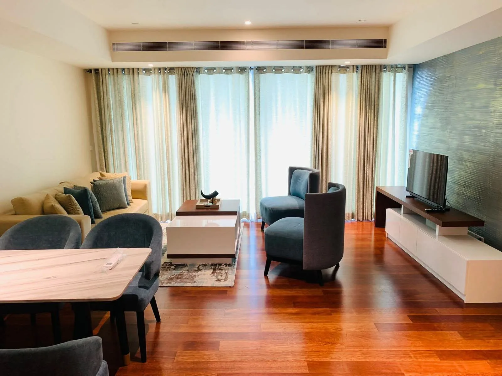 2-BEDROOM FULLY FURNISHED APARTMENT FOR RENT – CINNAMON LIFE, COLOMBO 02