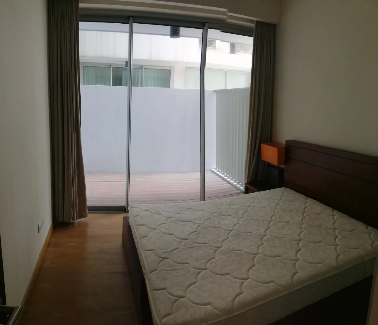 FULLY FURNISHED 3-BEDROOM APARTMENT AT EMPEROR APARTMENTS, COLOMBO 03 photo 5