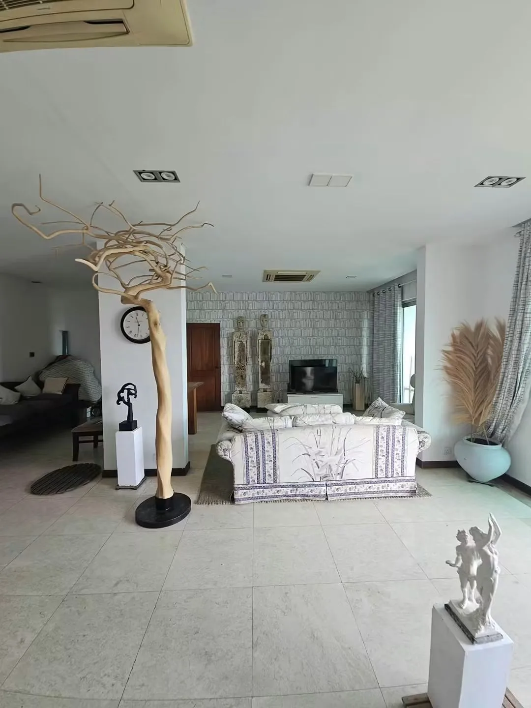 LUXURY 4-BEDROOM APARTMENT FOR RENT – COLOMBO 03 photo 4