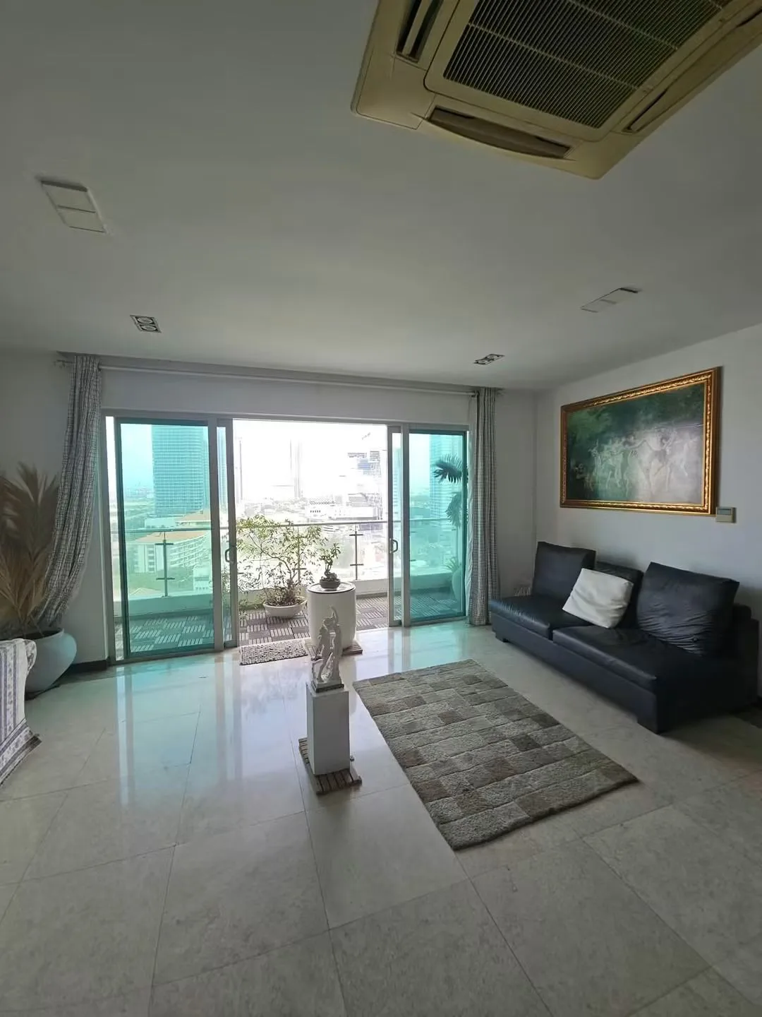 LUXURY 4-BEDROOM APARTMENT FOR RENT – COLOMBO 03 photo 5