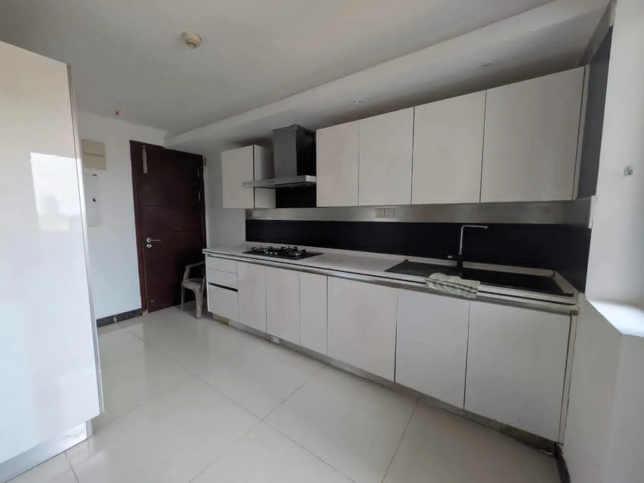 LUXURY FURNISHED APARTMENT FOR RENT IN COLOMBO 3 photo 2