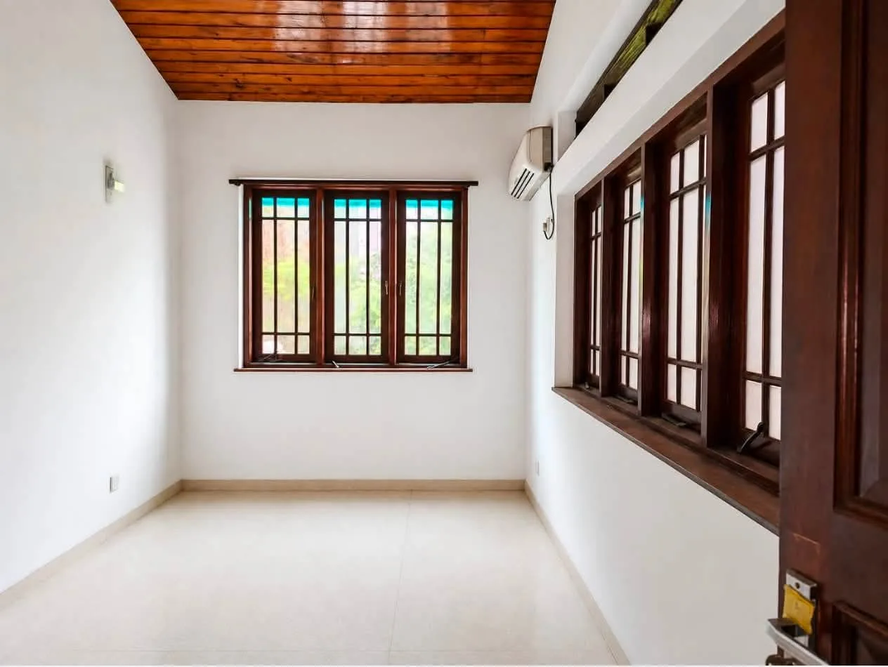 2-BEDROOM RESIDENCE FOR RENT – KOLLUPITIYA, COLOMBO 03 photo 2