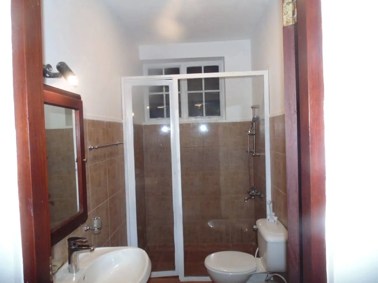 FULLY FURNISHED 3-BEDROOM HOUSE FOR RENT – COLOMBO 04 photo 8