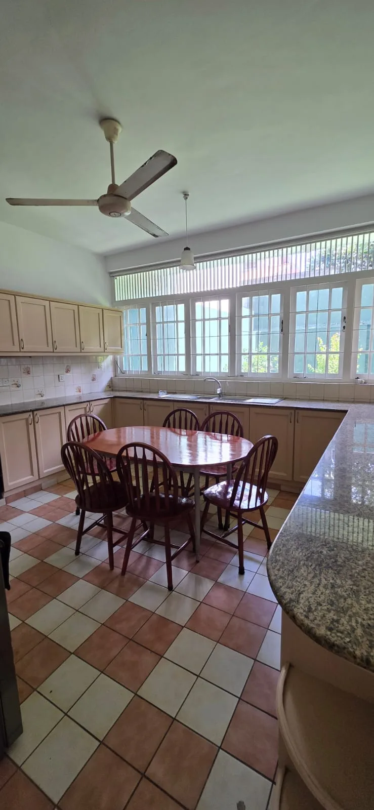 4 BEDROOM HOUSE IN COLOMBO 05 photo 3