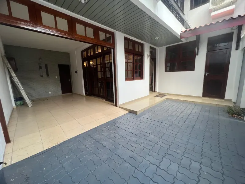 8 BEDROOM HOUSE IN COLOMBO 05