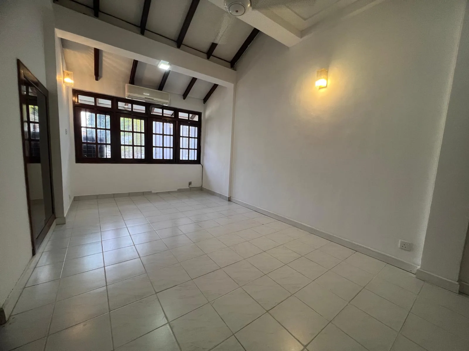 8 BEDROOM HOUSE IN COLOMBO 05 photo 9