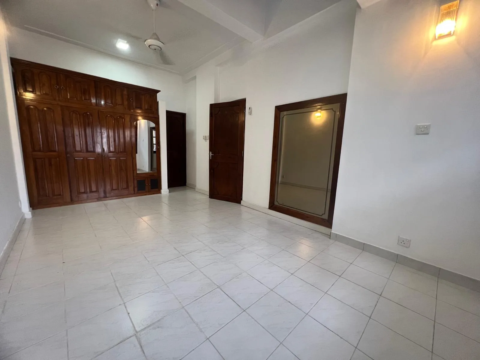 8 BEDROOM HOUSE IN COLOMBO 05 photo 10