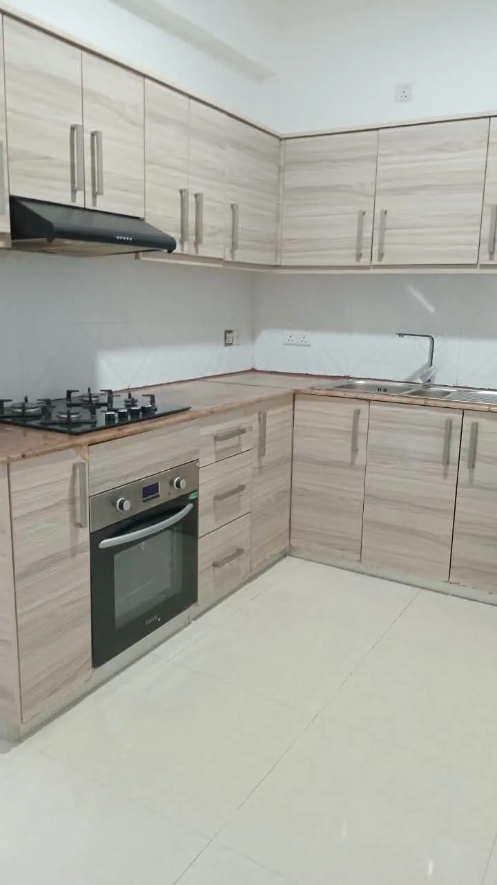 SEMI LUXURY APARTMENT FOR RENT IN COLOMBO 5 photo 2
