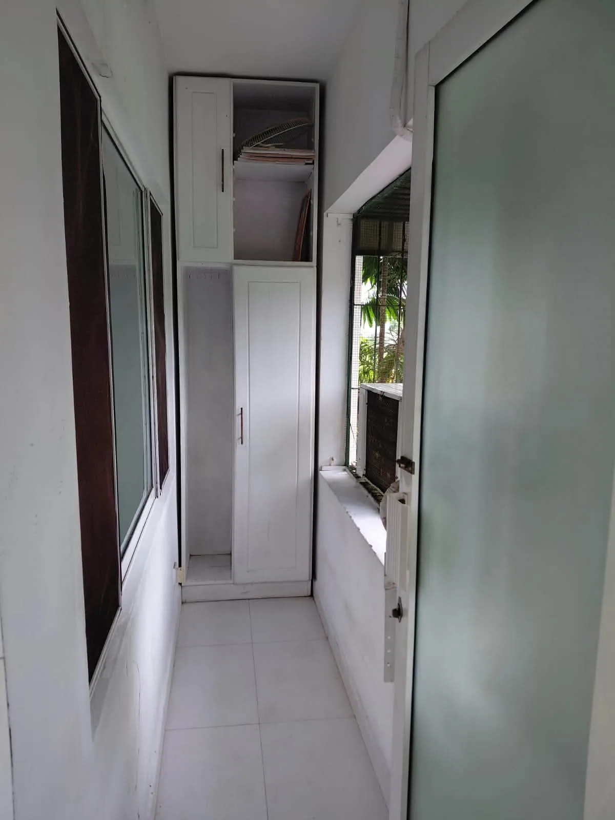 2-BEDROOM CORNER APARTMENT FOR RENT – ANDERSON FLATS, COLOMBO 05 photo 2