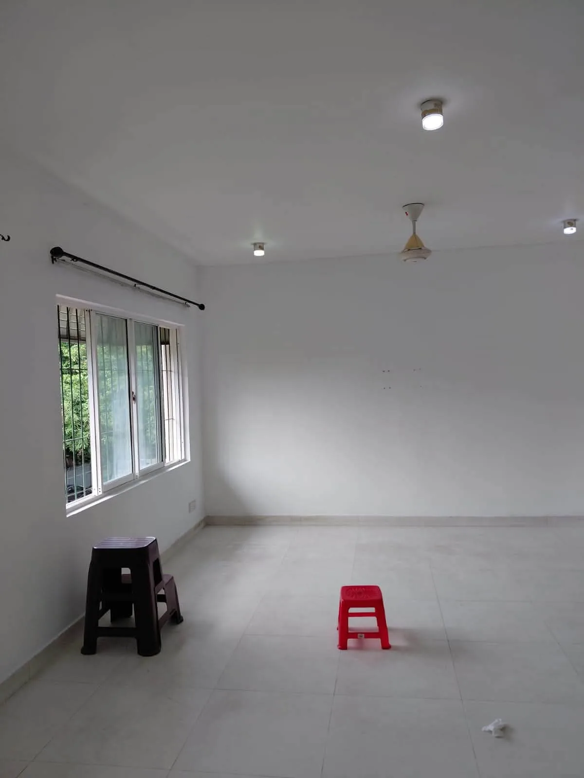 2-BEDROOM CORNER APARTMENT FOR RENT – ANDERSON FLATS, COLOMBO 05 photo 3