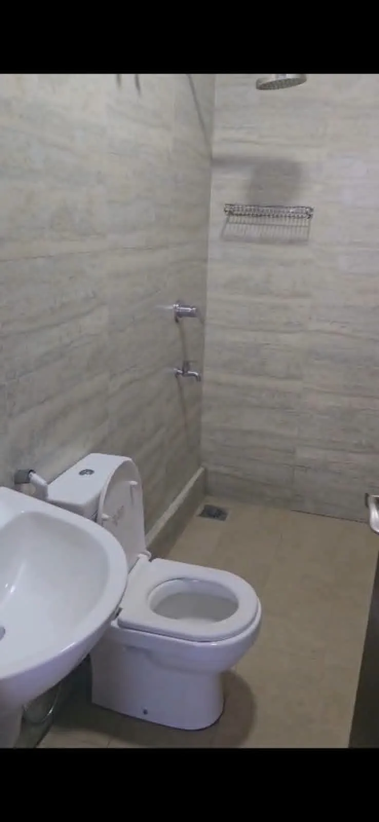 SEMI FURNISHED APARTMENT FOR RENT IN COLOMBO 6 photo 3