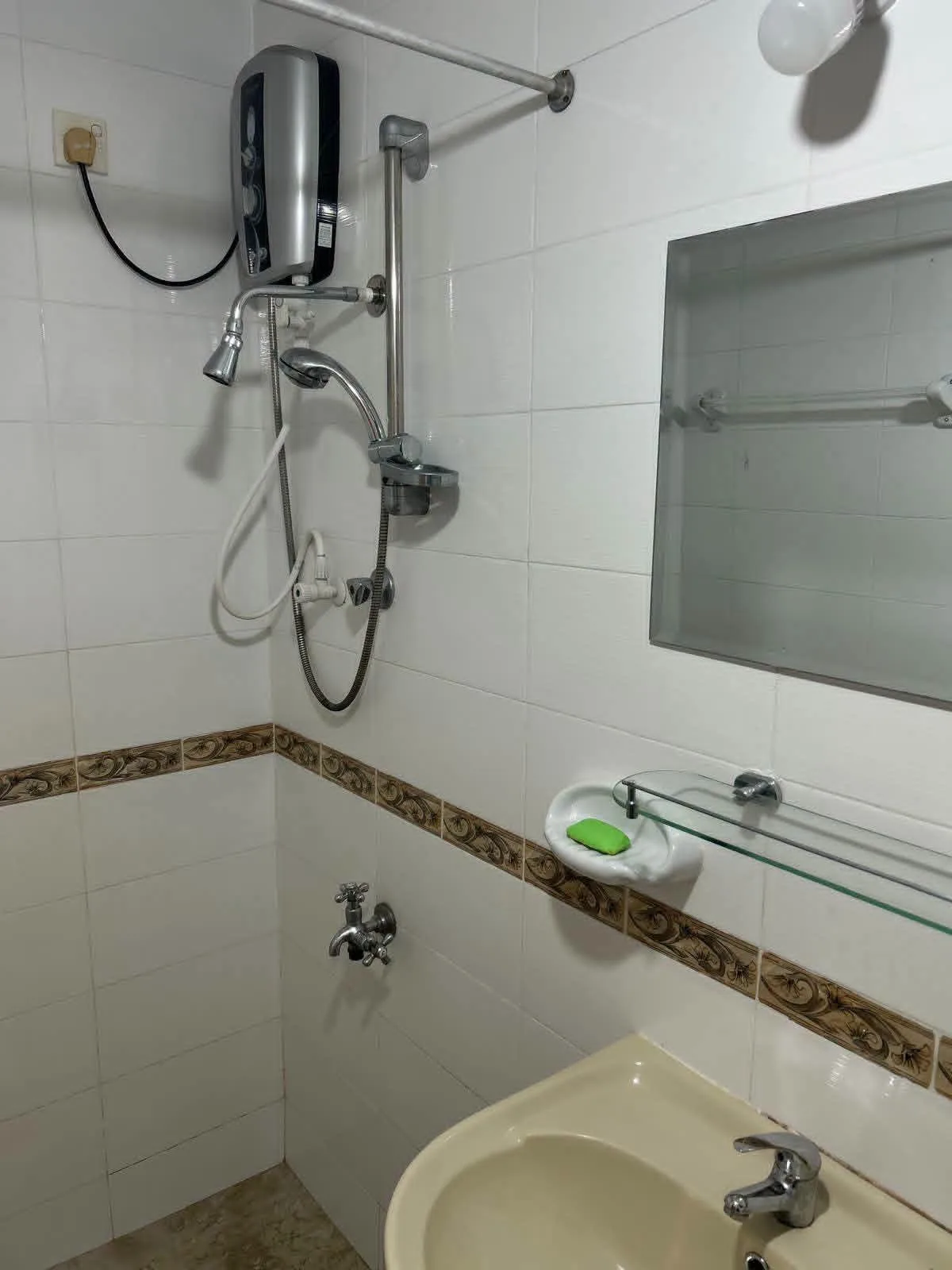 2-BEDROOM FULLY FURNISHED APARTMENT FOR RENT – WARD PLACE, COLOMBO 07 photo 7