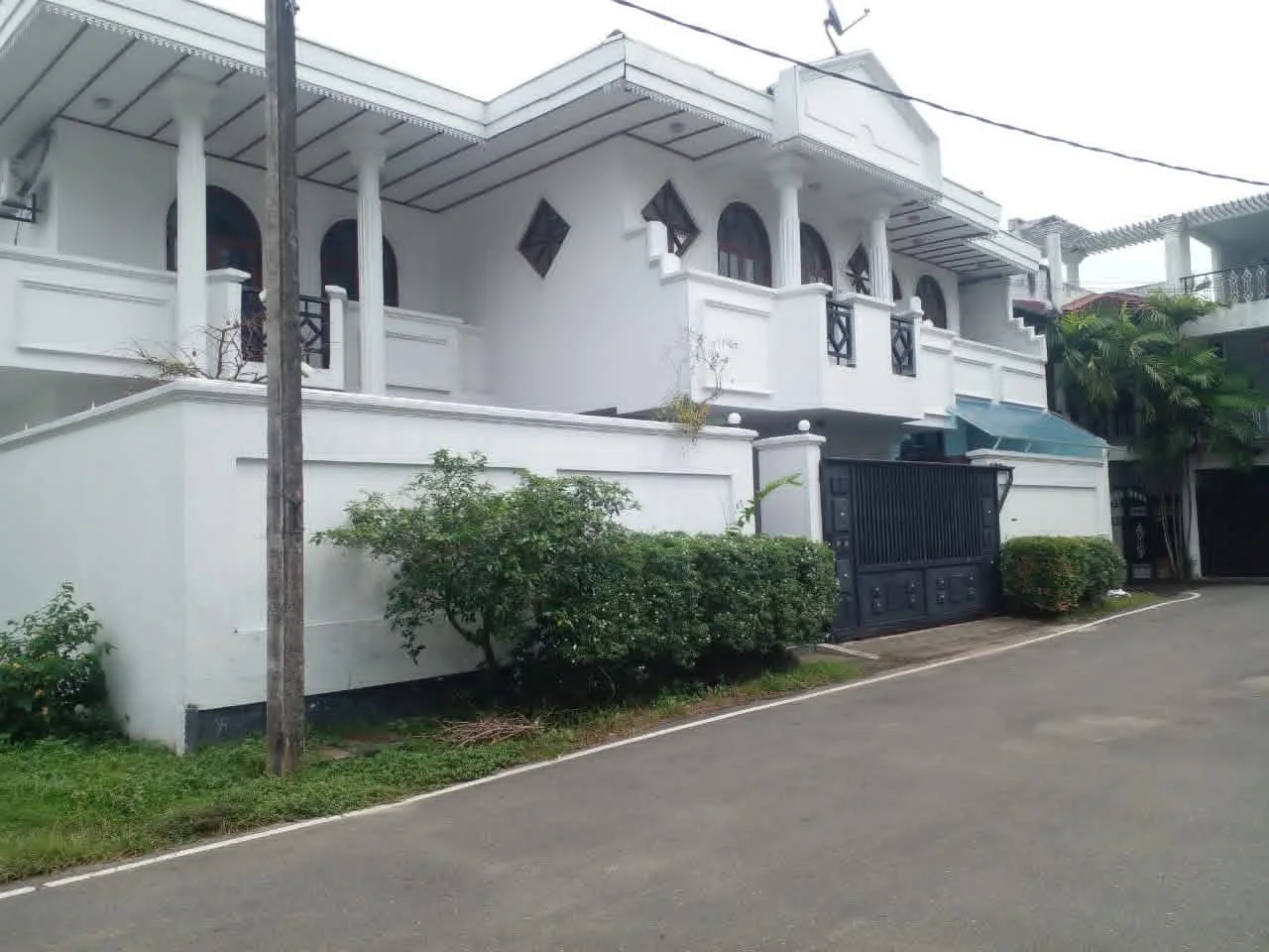 ๐ก 5-BEDROOM HOUSE FOR RENT โ BORELLA, COLOMBO 08