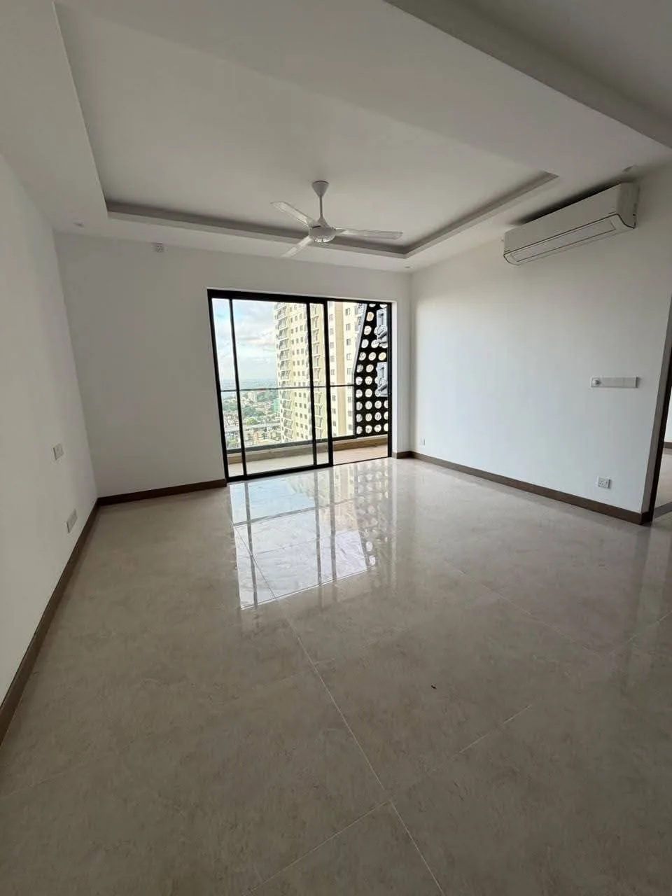 🏢 BRAND NEW 1-BEDROOM APARTMENT FOR RENT – MARINA SQUARE, COLOMBO 15 photo 2