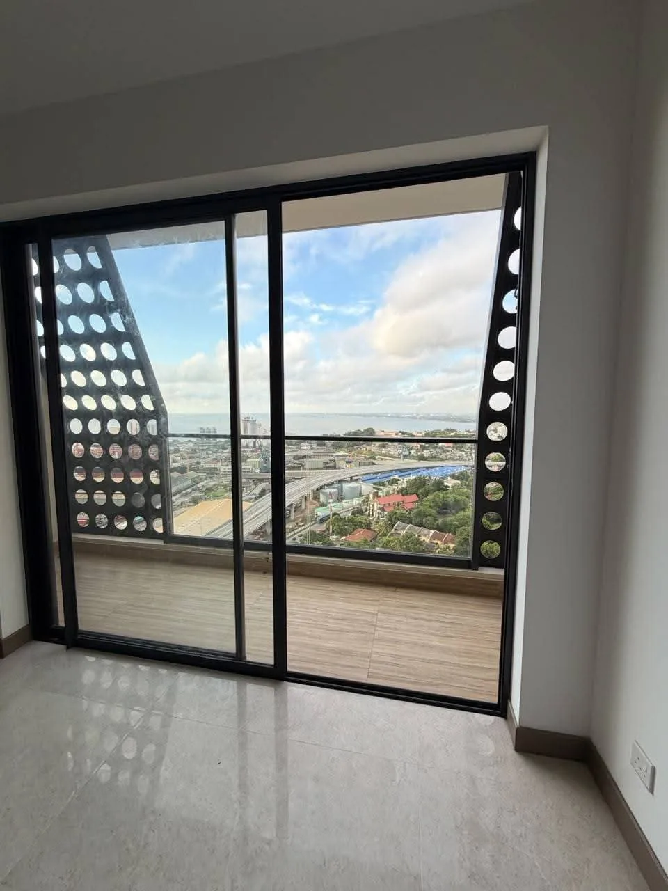 🏢 BRAND NEW 1-BEDROOM APARTMENT FOR RENT – MARINA SQUARE, COLOMBO 15 photo 4