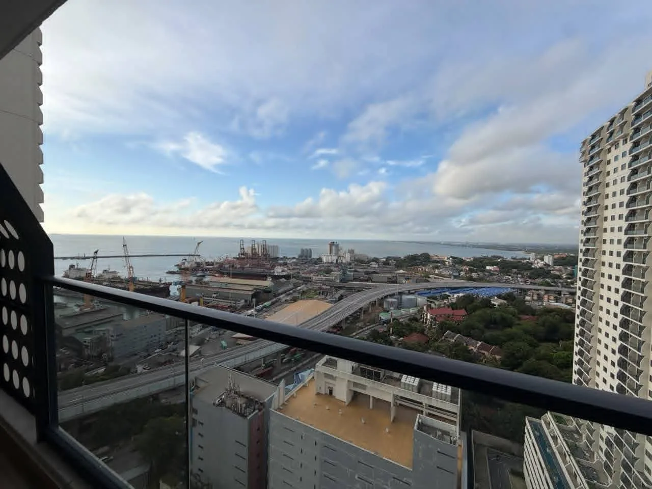 🏢 BRAND NEW 1-BEDROOM APARTMENT FOR RENT – MARINA SQUARE, COLOMBO 15
