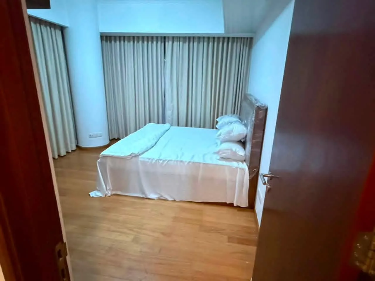 2-BEDROOM FULLY FURNISHED APARTMENT FOR RENT – COLOMBO 03 photo 2