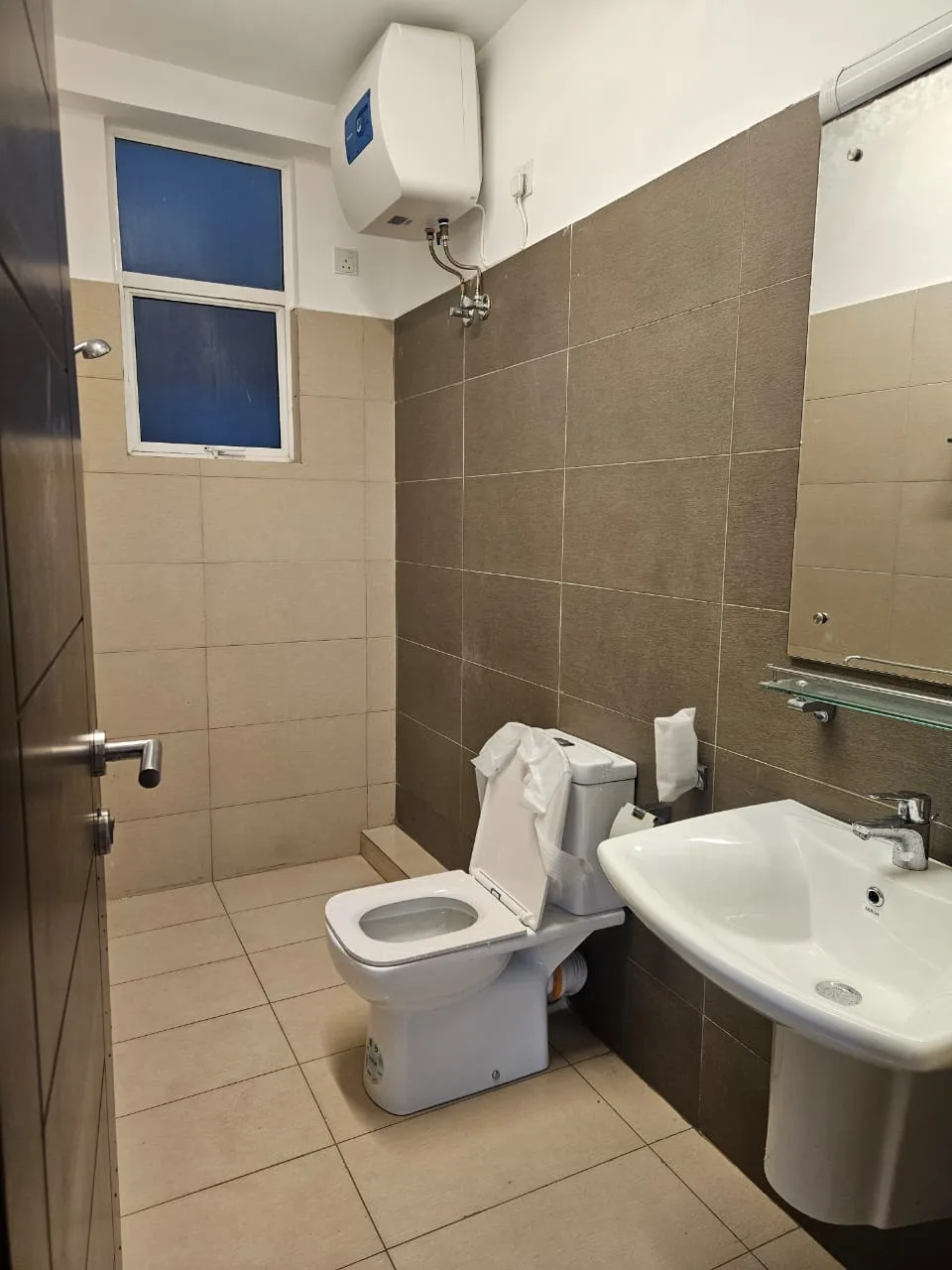 3 BED APARTMENT · COLOMBO 4 photo 8