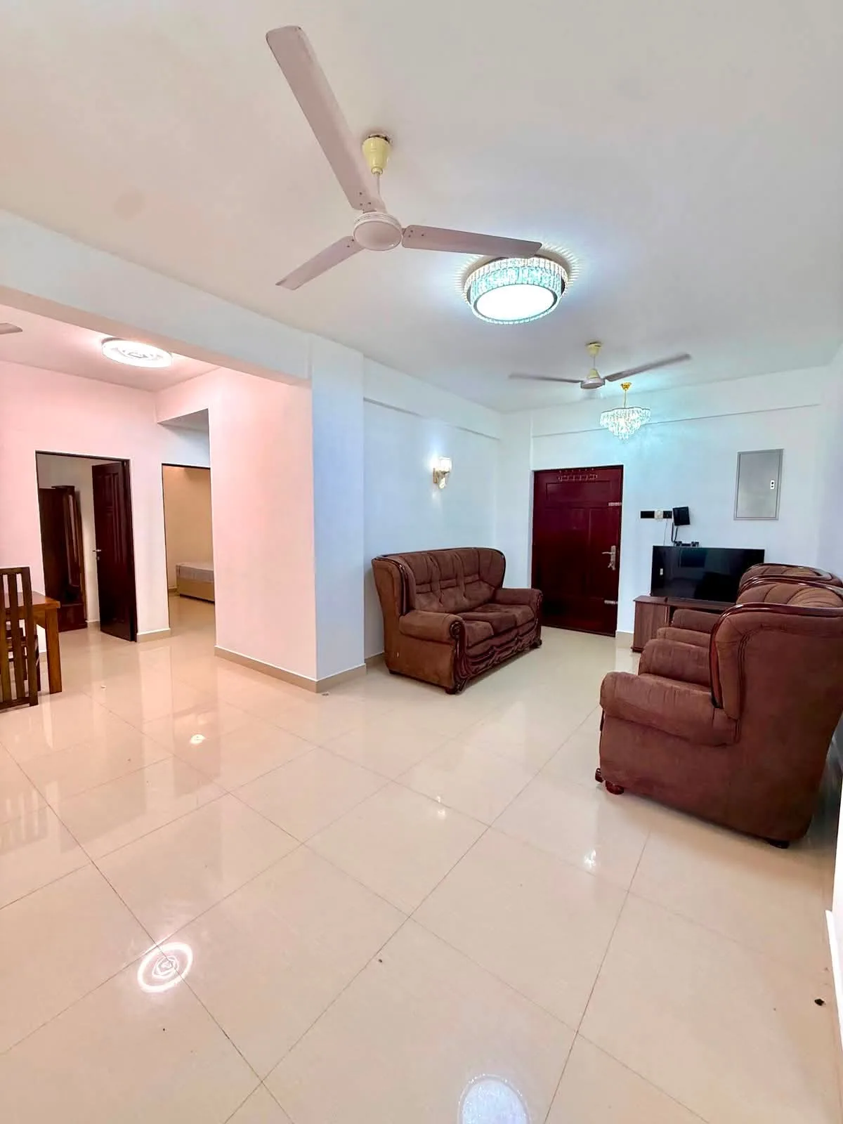 FULLY FURNISHED 4-BEDROOM APARTMENT FOR RENT – COLOMBO 06 photo 7