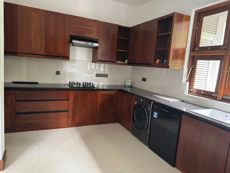 6 BED APARTMENT · COLOMBO 6 photo 3