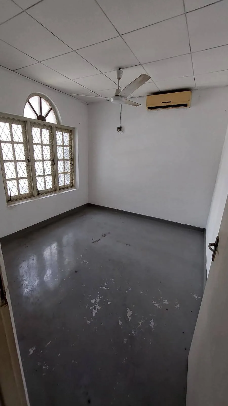 SPACIOUS 2-BEDROOM HOUSE FOR RENT – COLOMBO 06 | LKR 150,000 | RA031 photo 3