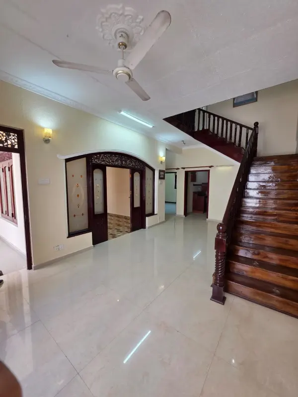 4 BEDROOM LUXURY HOUSE FOR RENT – DEHIWALA | LKR 325,000 / MONTH | RA011