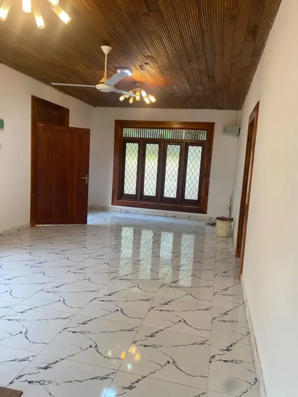 5 BEDROOM HOUSE IN DEHIWALA photo 2
