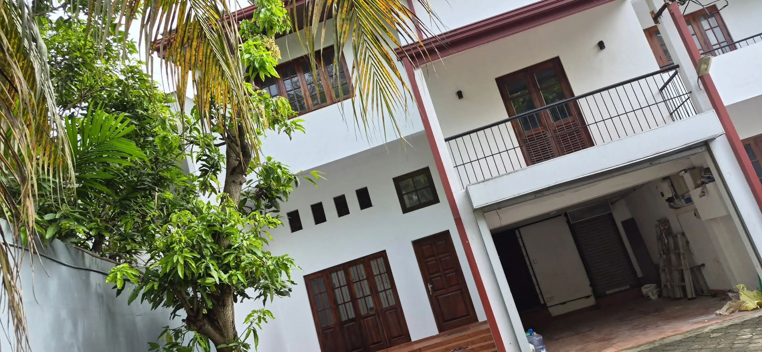4 BEDROOMS SEMI FURNISHED APARTMENT FOR RENT IN DEHIWALA