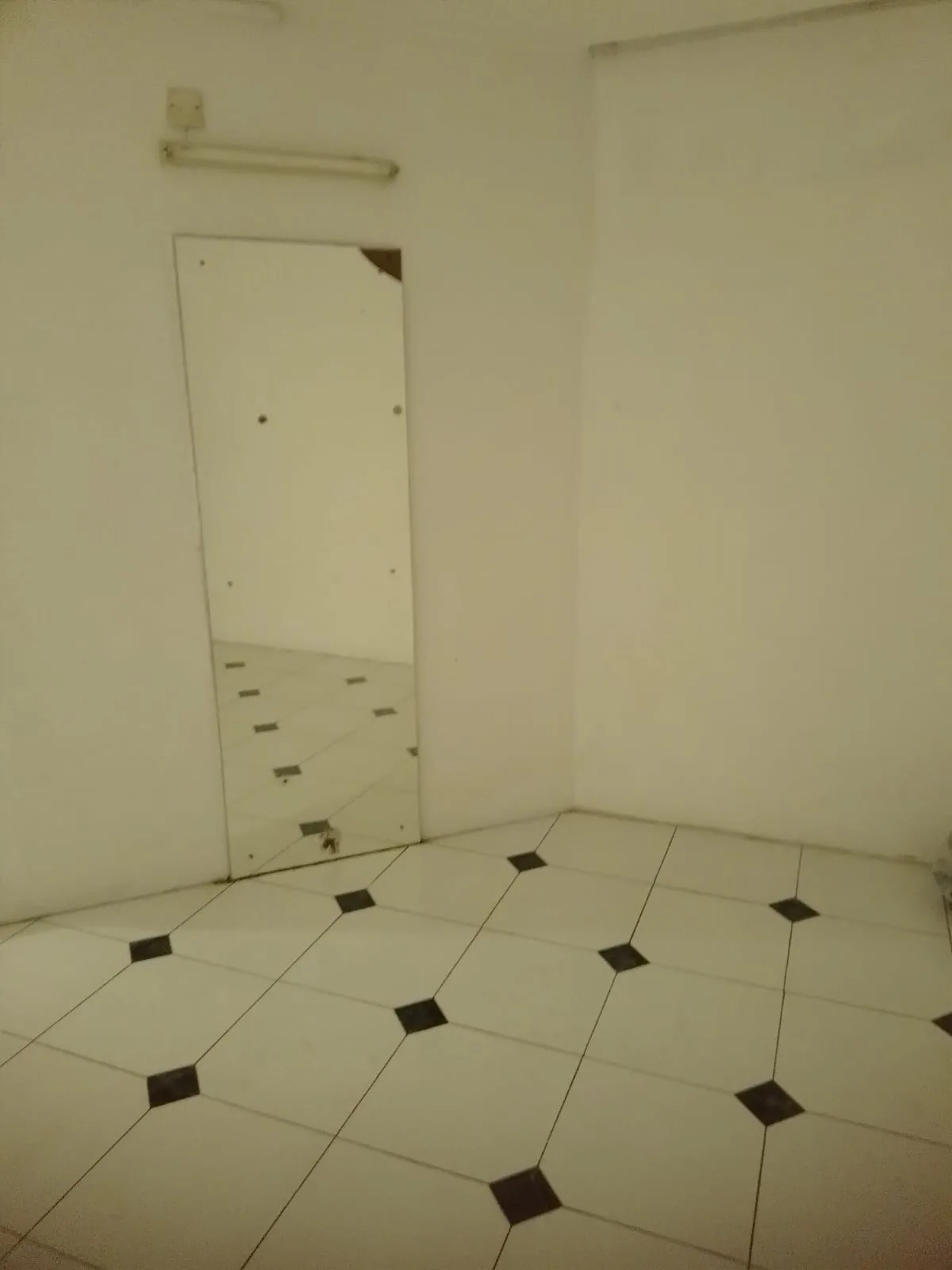 SPACIOUS HOUSE FOR RENT IN KOLLUPITIYA photo 4