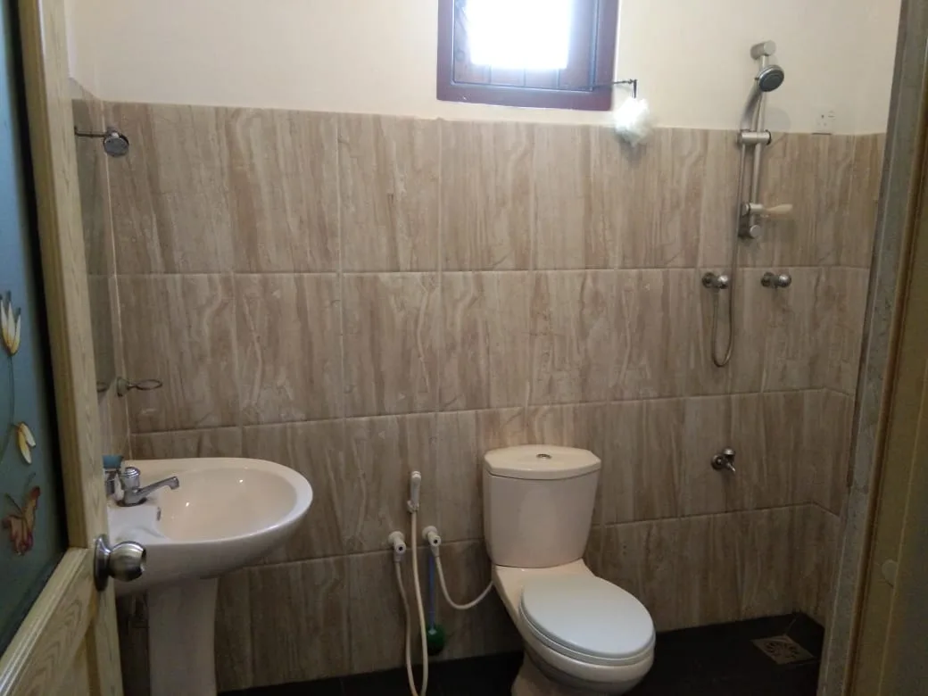 4 BEDROOM HOUSE IN MALABE photo 6