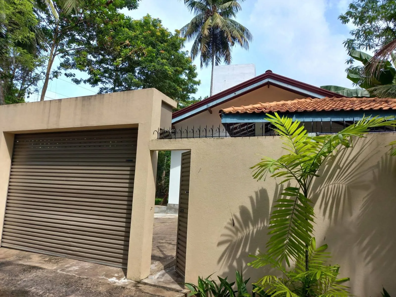 SPACIOUS 2-BEDROOM HOUSE FOR RENT – RAJAGIRIYA