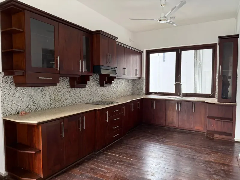LUXURY 5 BEDROOM HOUSE FOR RENT – THALAWATHUGODA photo 2