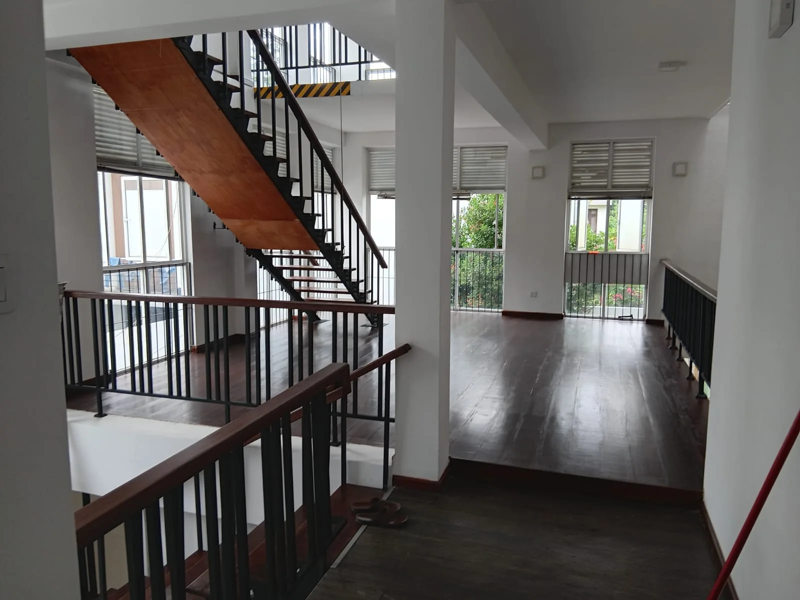 MODERN 4 BEDROOM HOUSE FOR RENT – THALAWATHUGODA | LKR 310,000 / HA photo 6
