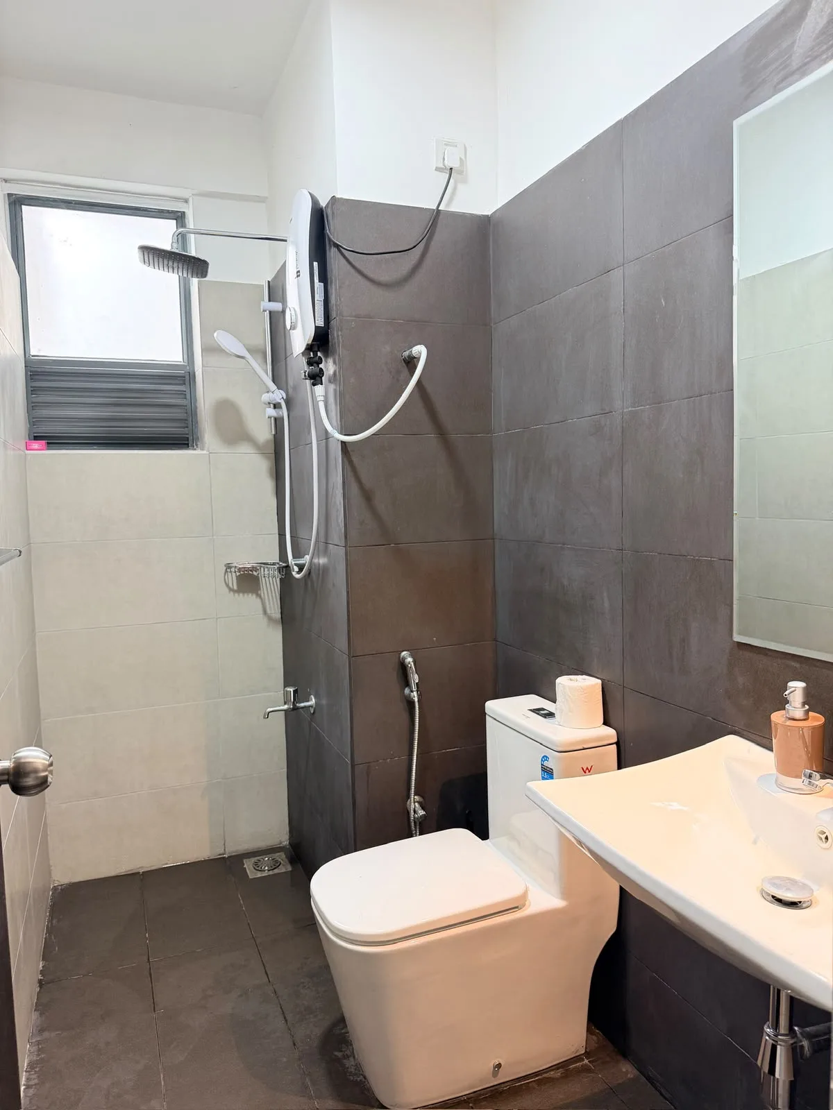 LUXURY 2-BEDROOM APARTMENT WITH OFFICE ROOM FOR RENT – THALAWATHUGODA photo 7
